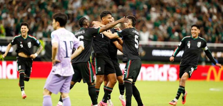 Mexico Tops Group A With South Korea Win
