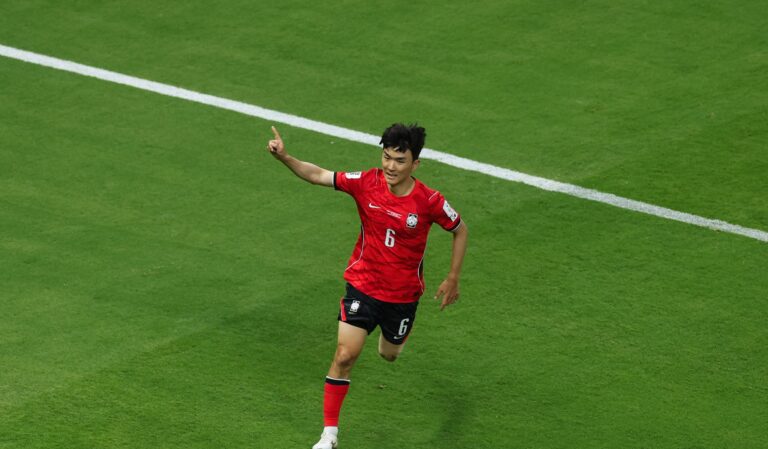 Mexico, South Korea Begin World Cup With Wins